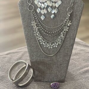 Elegant Silver Floral Necklace and Earring Set
